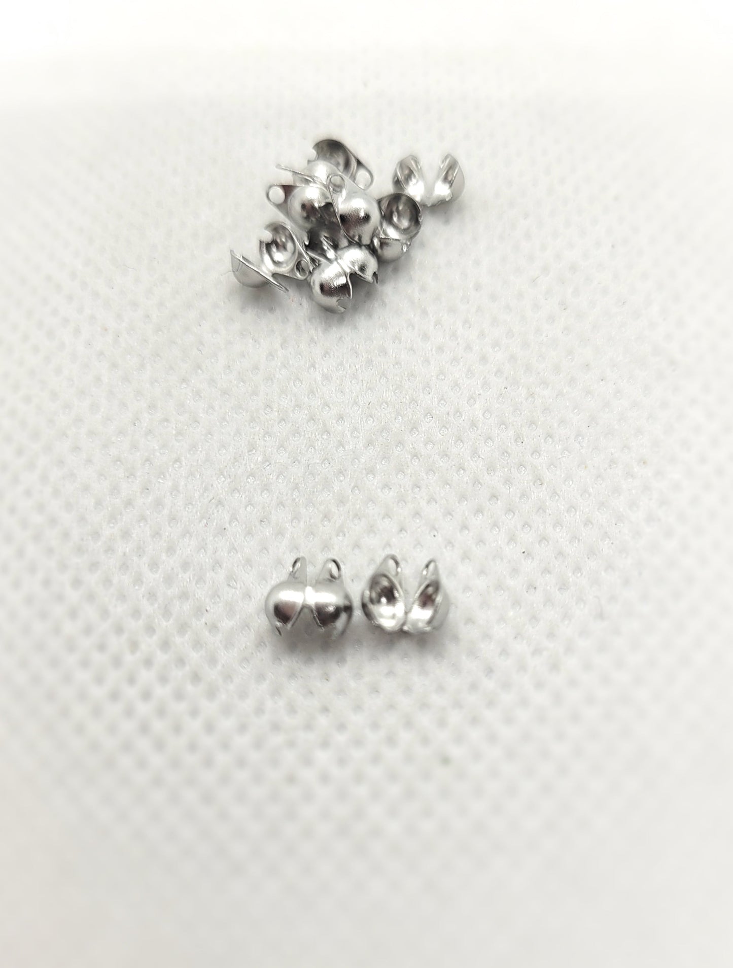 Silver Clamshell Knot Cover Calotte Ends, 10 pieces, 304 Stainless Steel Smooth Surface Bead Tips, 6x4x2.5mm, Hole 1mm, Inner Diameter 2mm