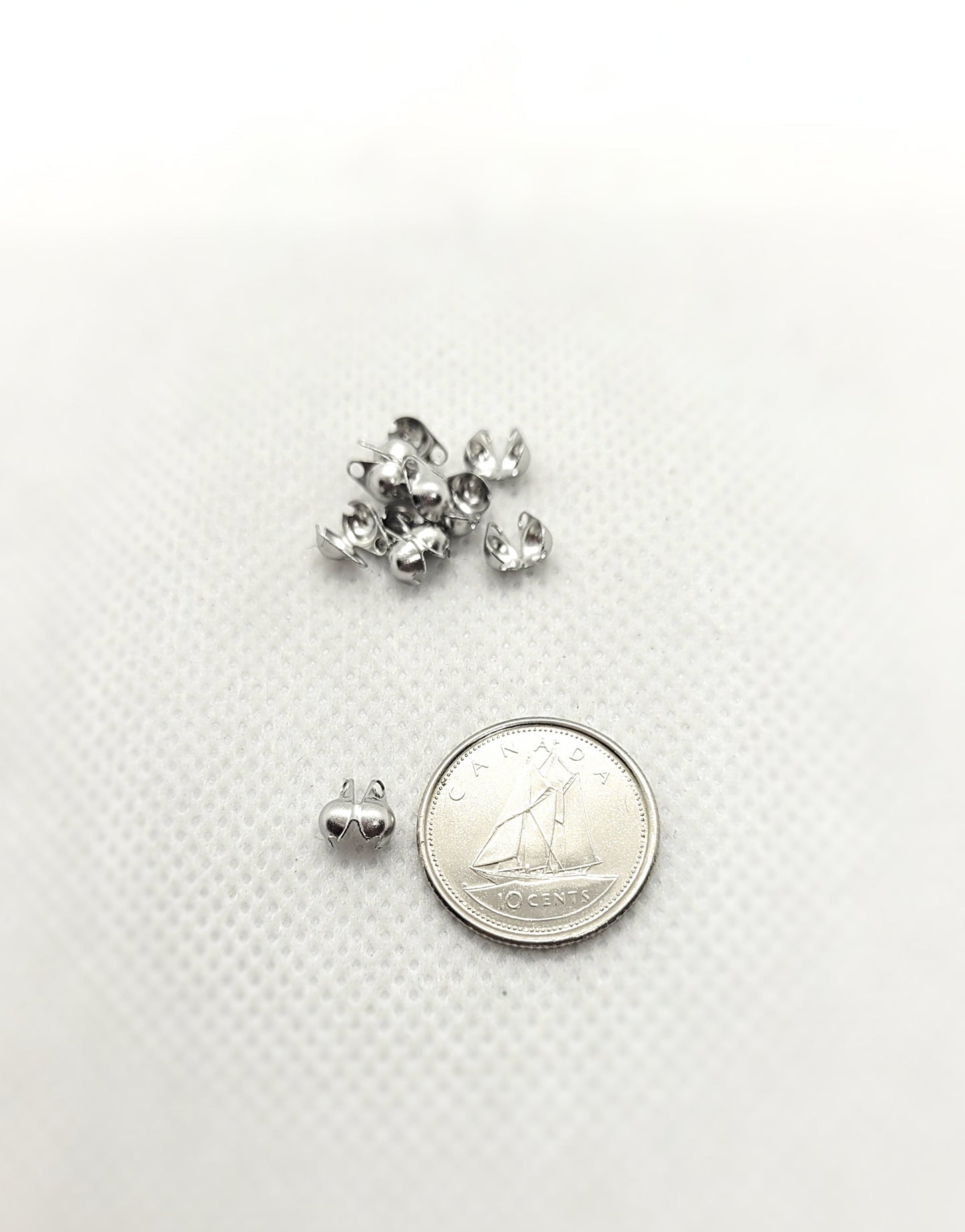 Silver Clamshell Knot Cover Calotte Ends, 10 pieces, 304 Stainless Steel Smooth Surface Bead Tips, 6x4x2.5mm, Hole 1mm, Inner Diameter 2mm