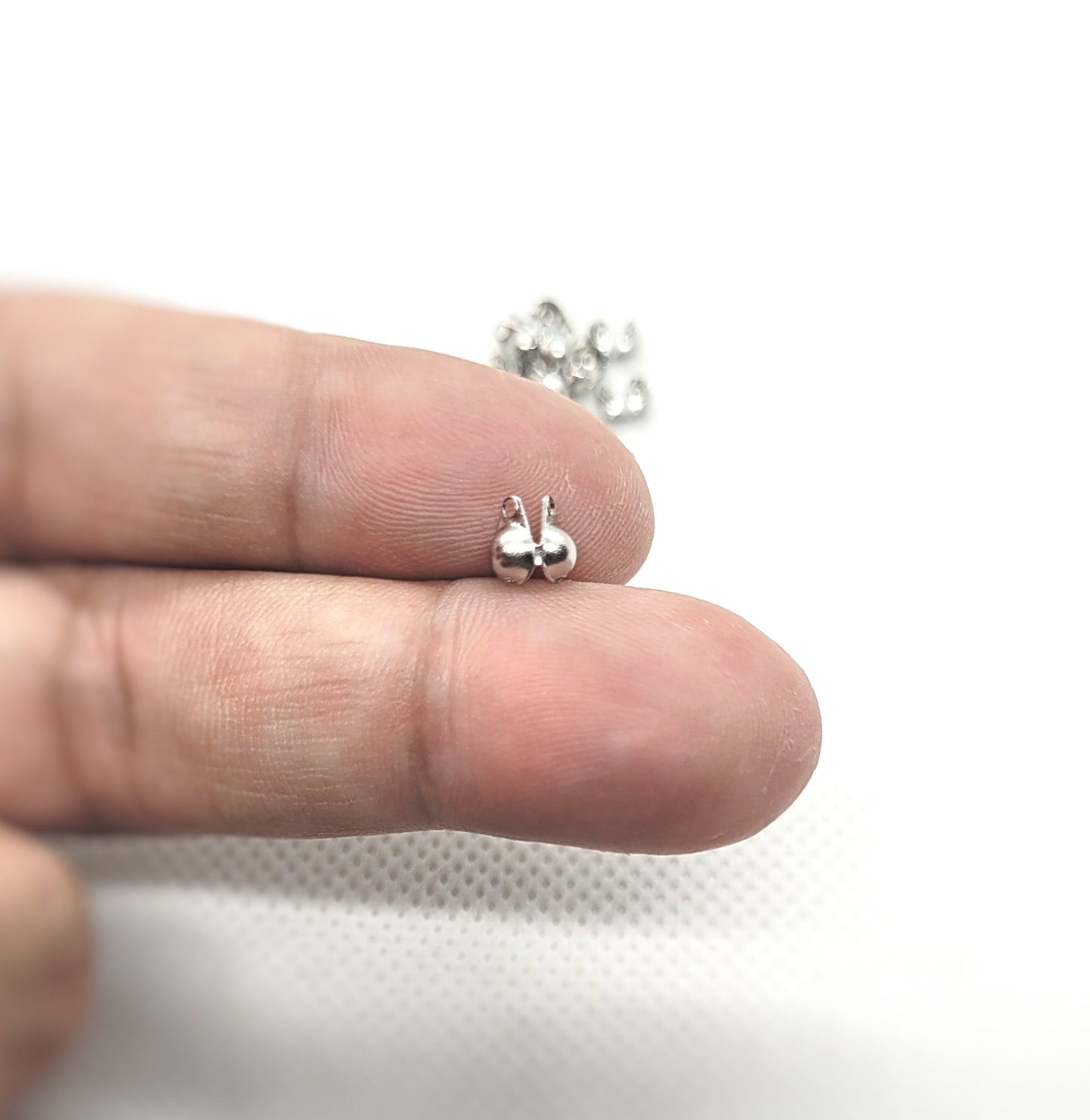 Silver Clamshell Knot Cover Calotte Ends, 10 pieces, 304 Stainless Steel Smooth Surface Bead Tips, 6x4x2.5mm, Hole 1mm, Inner Diameter 2mm