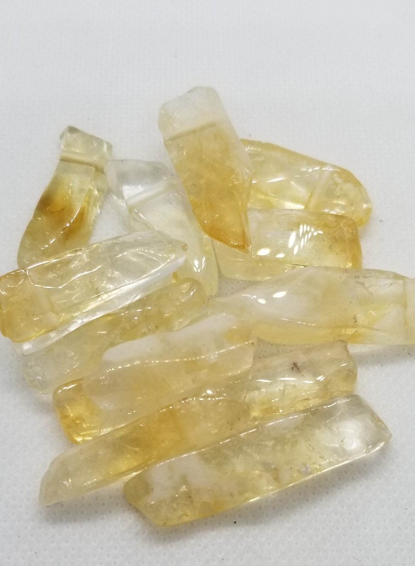 4 cristaux de citrine naturels, polissage brut, percés en haut, tailles 20-65 mm x 7-15 mm x 6-10 mm, trou 2 mm