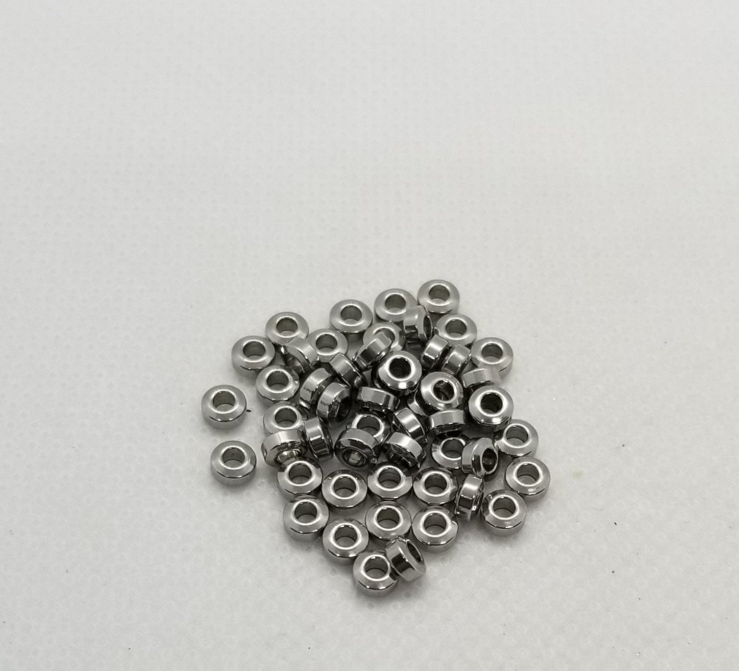 10 pieces 304 Stainless Steel Rondelles, Spacer Beads, Heishi Disc, Flat Round, Silver Stainless Steel Color, 4x2mm, Hole 1.8mm
