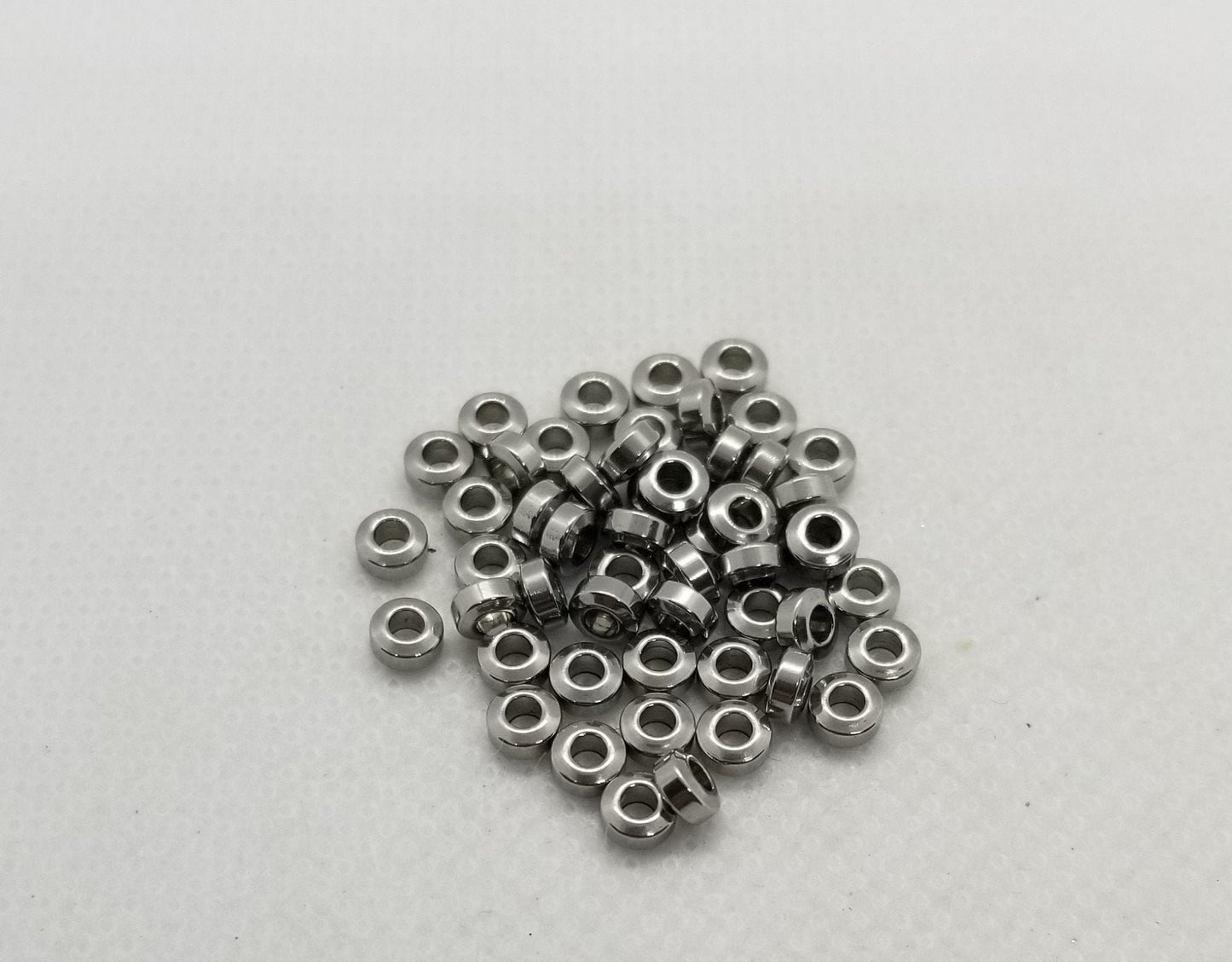 10 pieces 304 Stainless Steel Rondelles, Spacer Beads, Heishi Disc, Flat Round, Silver Stainless Steel Color, 4x2mm, Hole 1.8mm