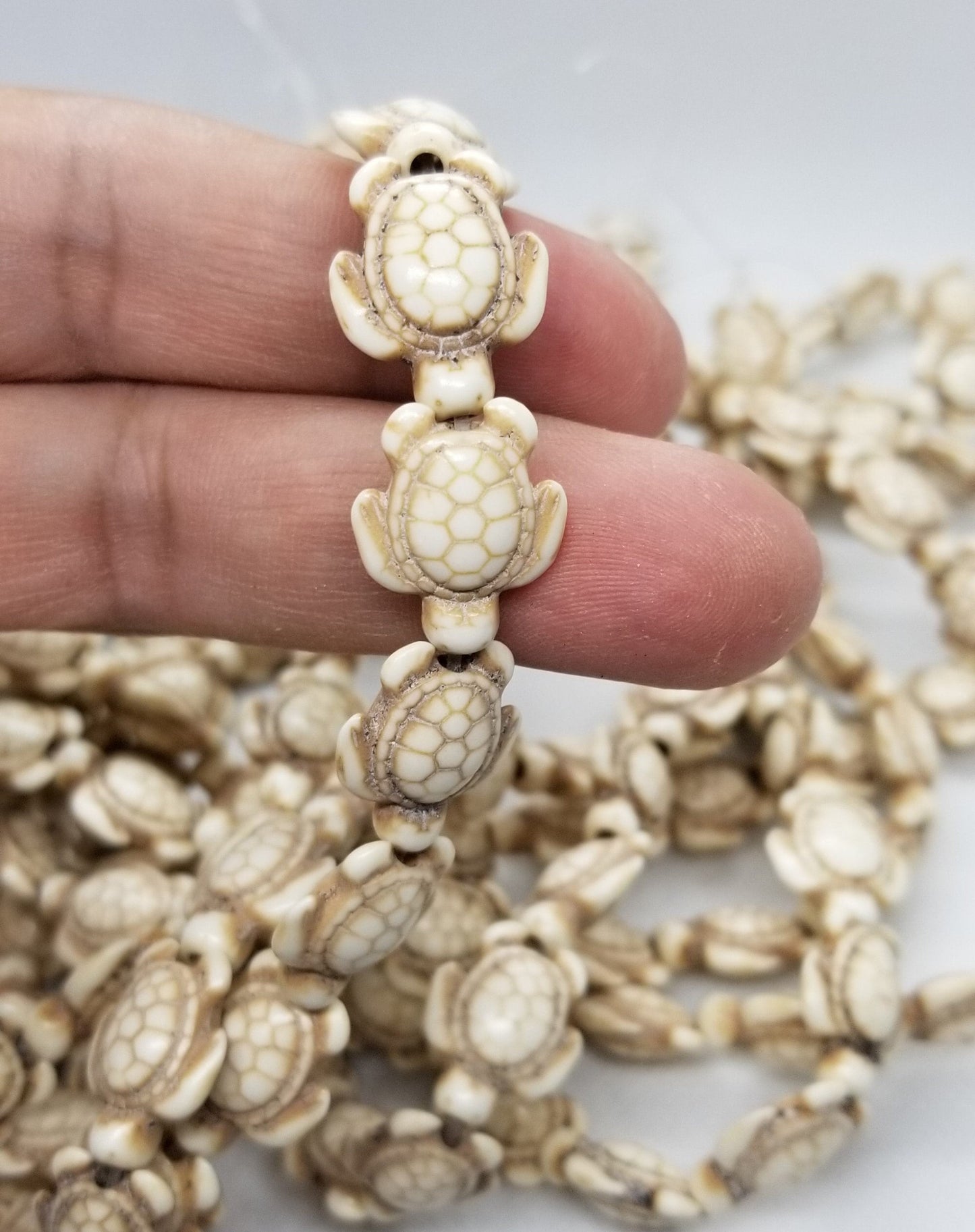 Beachy Boho Turtle Beads, Tortoise Beads, 1 strand, 18.5x15x8mm, Hole 1.5mm, about 22pcs/strand, Full Strand, Synthetic Howlite, Dyed