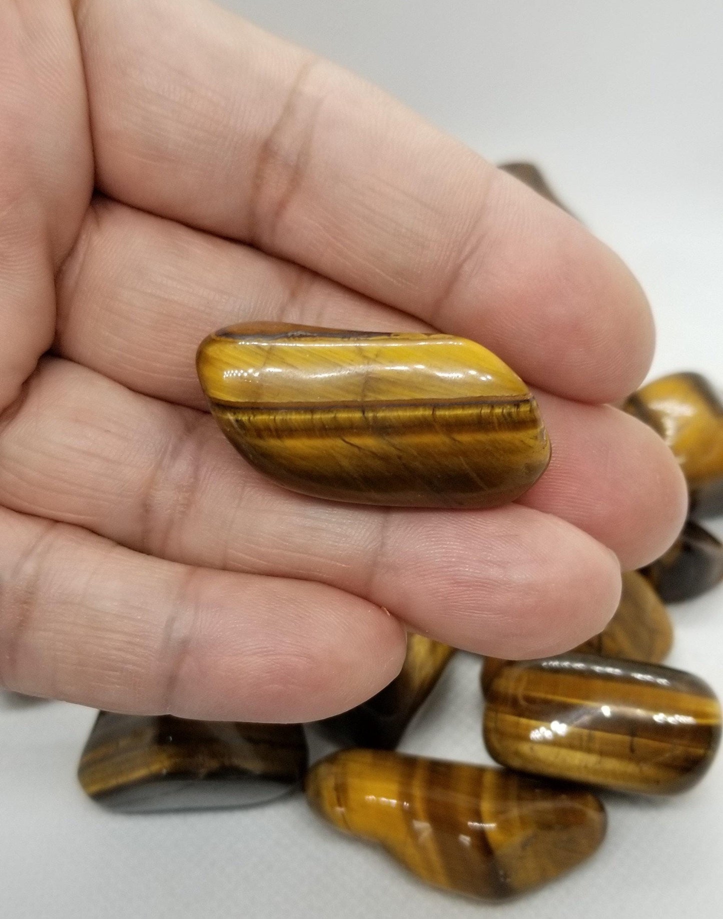 Natural Gold Tigers Eye Tumbled Stones, 1 piece, Stunning Colour Depth, Real Gemstone, Wire wrapping Pendants