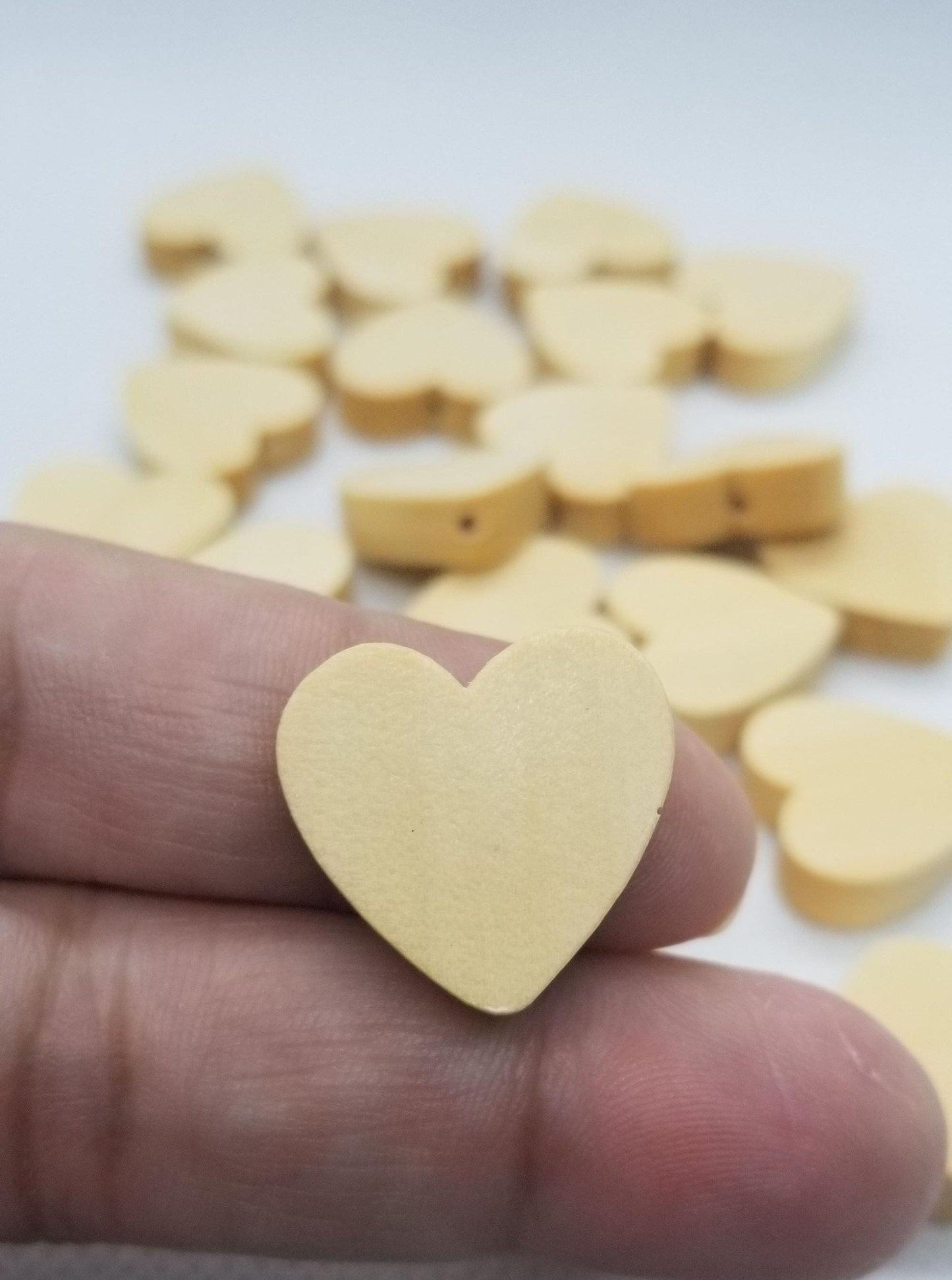 10 pieces Heart shaped Natural Wood Beads, Unfinished, 19x20x6mm, Hole 1.5-3mm, DIY Keychains Zipper pulls Malas Bead Garland