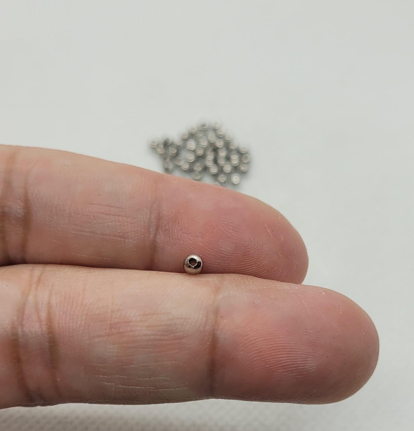 20 pieces Stainless Steel Round Spacer Beads, 304 Stainless Steel, Silver, 3mm, Hole 1mm