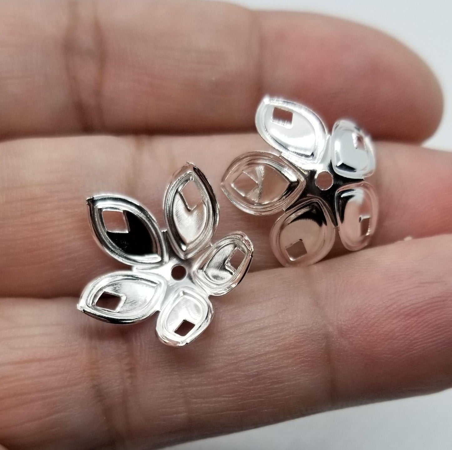 20 pieces Extra Large Silver Bead Caps, Silver Color Plated, Flower shape, 18mm x 8mm, hole 2mm, end cap, tassel cap, Very Strong