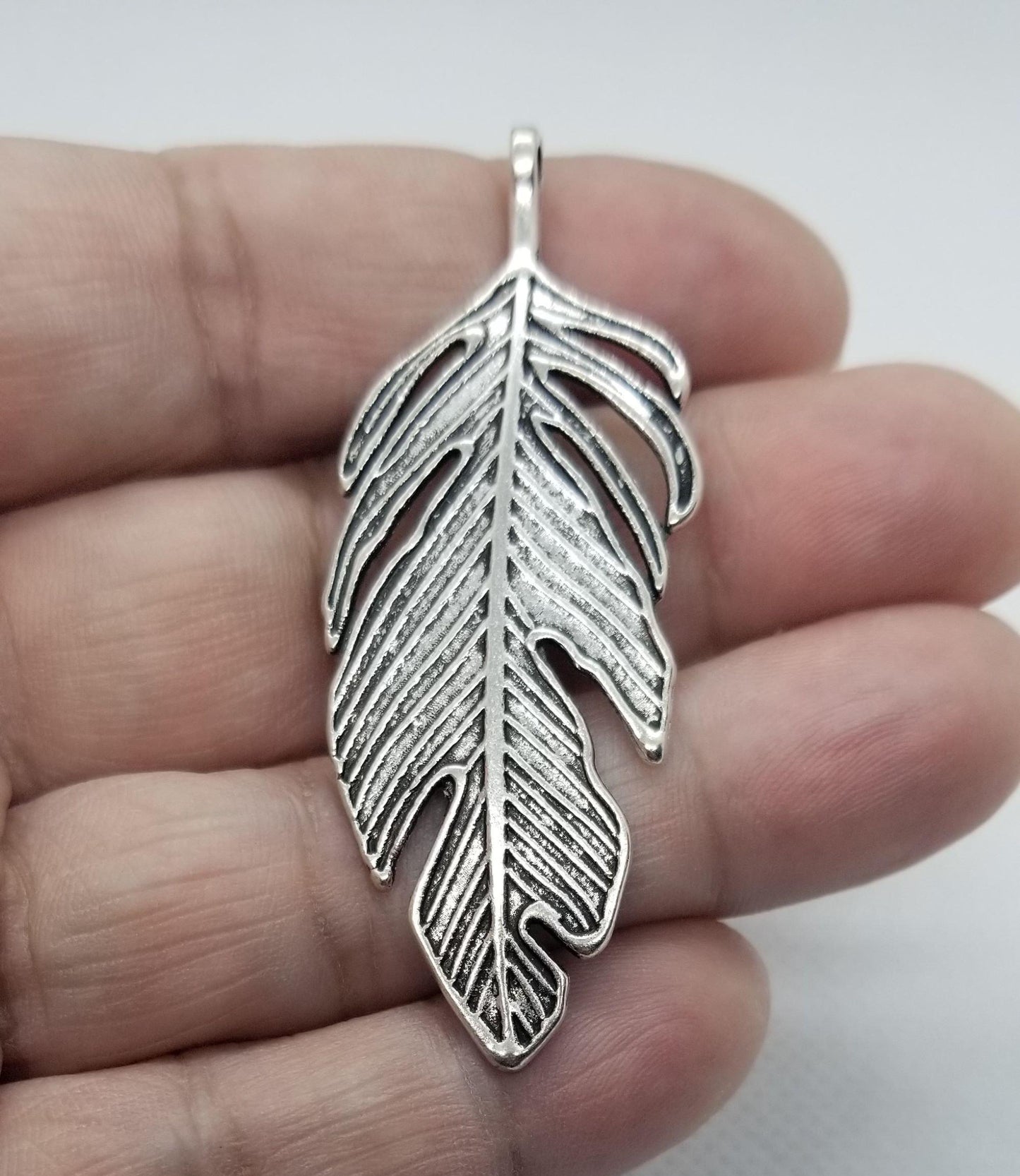 5 pcs Large Feather Pendant, Antique Silver or Gold, Lead, Nickel, Cadmium free, 62x23x2mm, hole 2mm