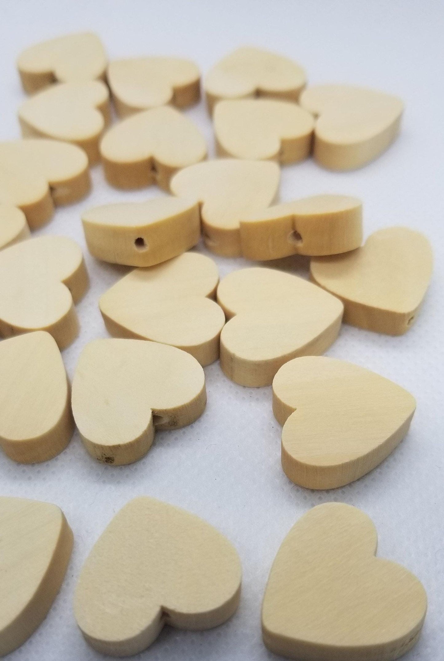 10 pieces Heart shaped Natural Wood Beads, Unfinished, 19x20x6mm, Hole 1.5-3mm, DIY Keychains Zipper pulls Malas Bead Garland