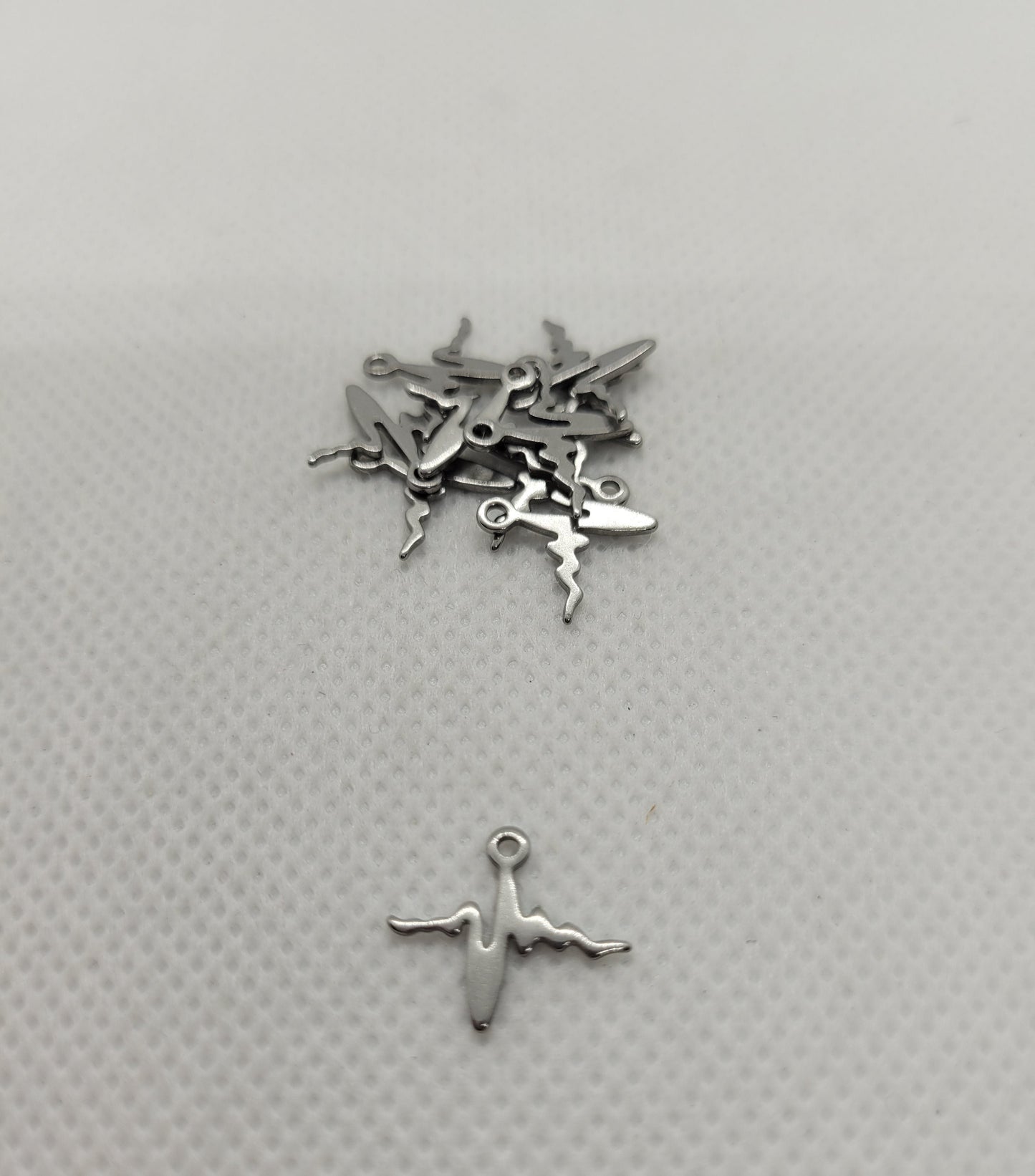 Stainless Steel Heartbeat Charm, 10 pieces, 304 Stainless Steel Pendant, Silver, ~12.5x14x0.8mm, Hole: ~1mm