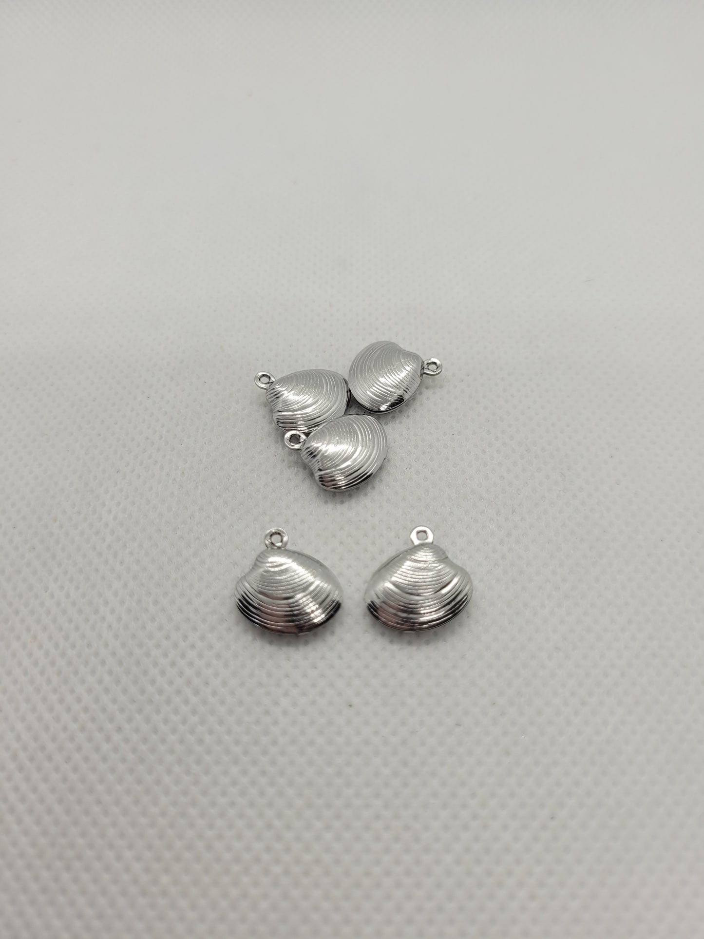 Stainless Steel Clam Shell Charms, 5 pcs, 304 Stainless Steel, Whole Clam Shell, Silver, 13.5x14x4mm, Hole: 1mm