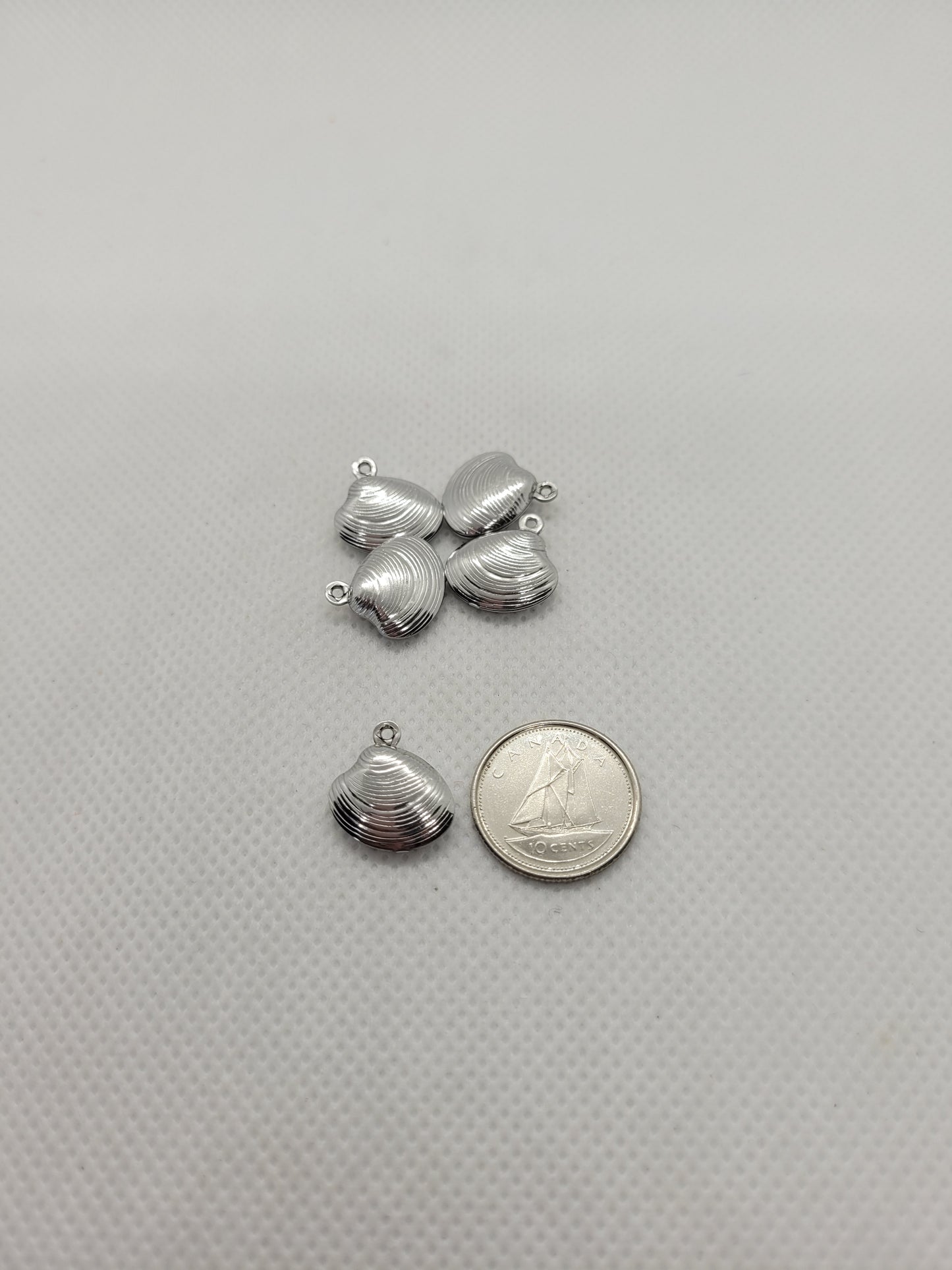 Stainless Steel Clam Shell Charms, 5 pcs, 304 Stainless Steel, Whole Clam Shell, Silver, 13.5x14x4mm, Hole: 1mm