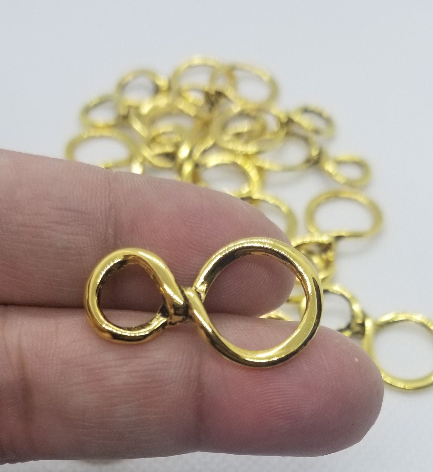 5 pieces Antique Gold Link Connector Spacer Pendant, Figure 8 shape, Lead, Cadmium, Nickel Free, approx 30.5x17mmx5mm, hole 8mm