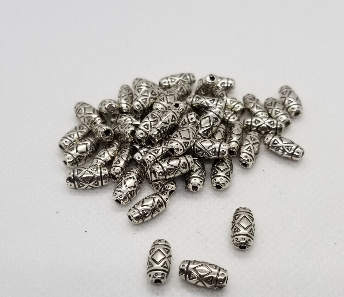 50 pieces Etched Silver tone Oval Acrylic Beads, Antique Silver tone, Silver plastic, 10.5x5.5x4.5mm, Hole: 1.5mm