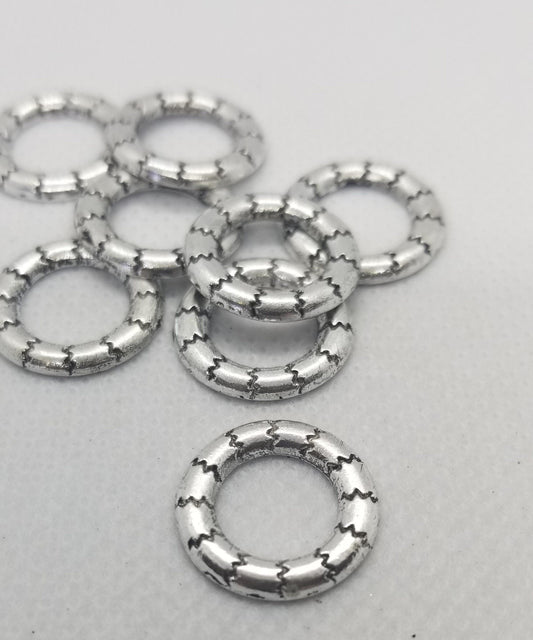 5 pcs Antique Silver Linking Rings, Circle Frames, Lead, Cadmium, Nickel Free, Rondelle, 17mm diameter, 2mm thick, hole 10mm, CLEARANCE