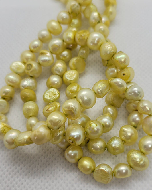 1 strand Natural Freshwater Pearls, Cultured, Light Yellow, Dyed, Potato, 7~8mm, Hole: 0.8mm, about 60pcs per strand, Full strand 16"
