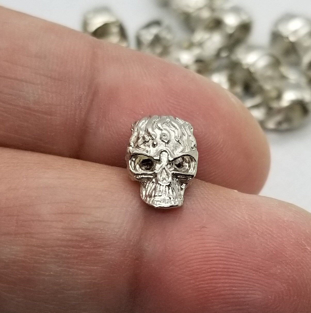 5 pieces Silver Skull Bead, Large Hole Bead, Lead, Nickel Free, Detailed, 14x8.5x8mm, Hole 4.5mm