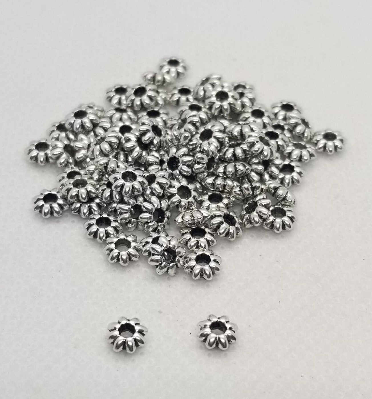 20 pieces Silver Flower Spacer Bead, Tibetan Style Alloy, Cadmium & Lead Free, Antique Silver Star Spacer Bead, 5.5x2mm, Hole 1.8mm
