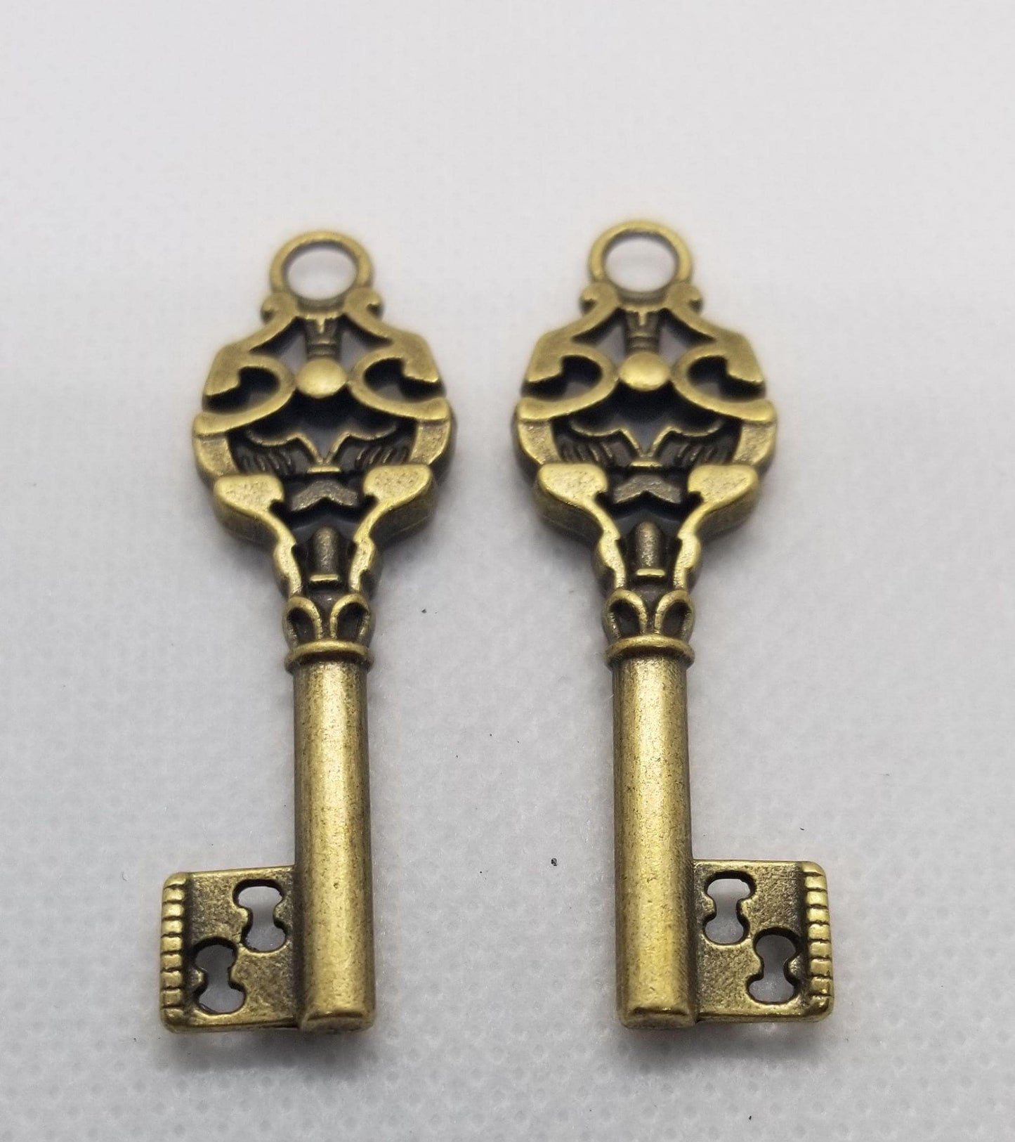 5 pcs Large Skeleton Key Charm or Pendant, Lead, Cadmium, Nickel Free, Antique Bronze, 50x14.5x4.5mm, hole 4mm