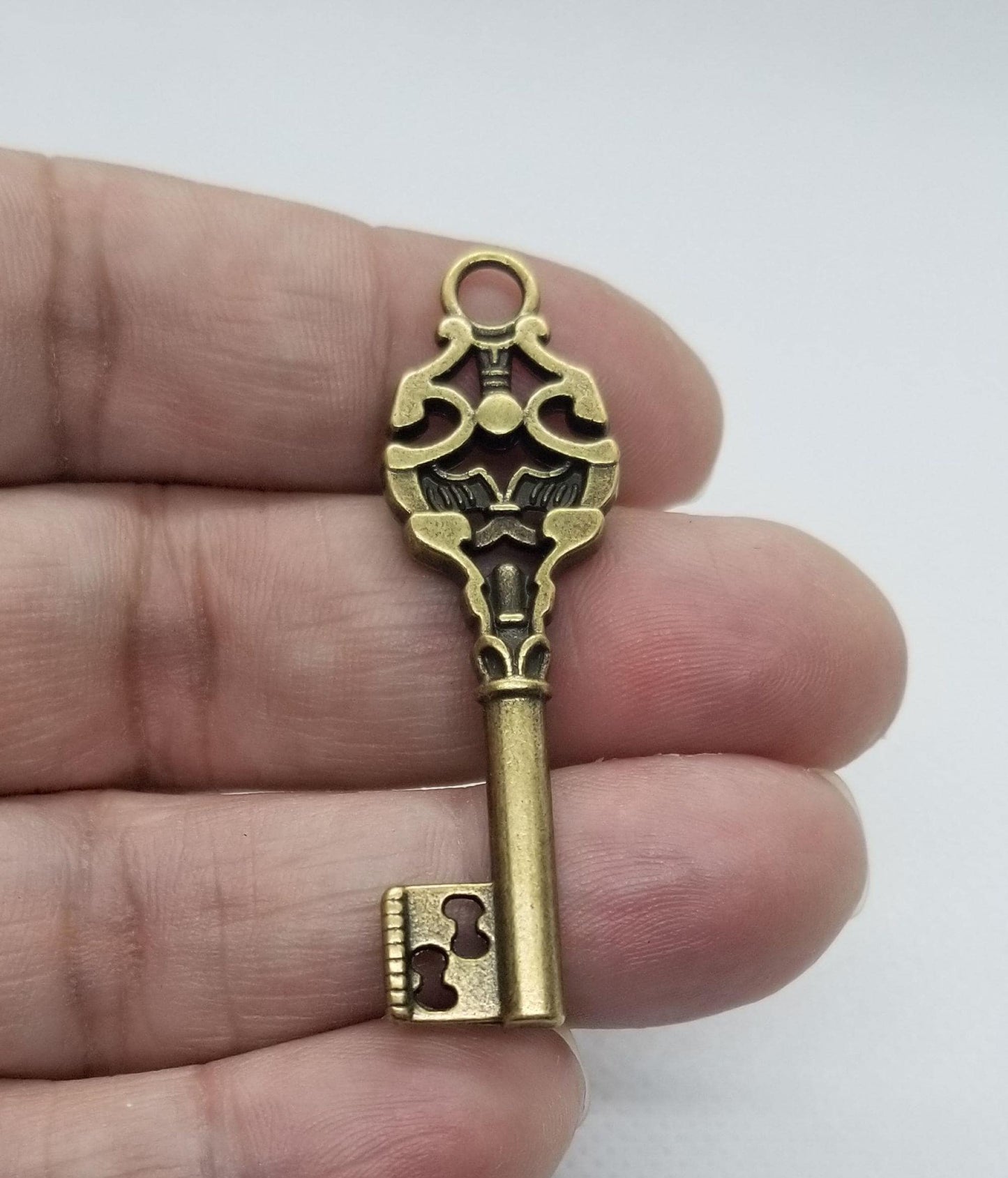 5 pcs Large Skeleton Key Charm or Pendant, Lead, Cadmium, Nickel Free, Antique Bronze, 50x14.5x4.5mm, hole 4mm