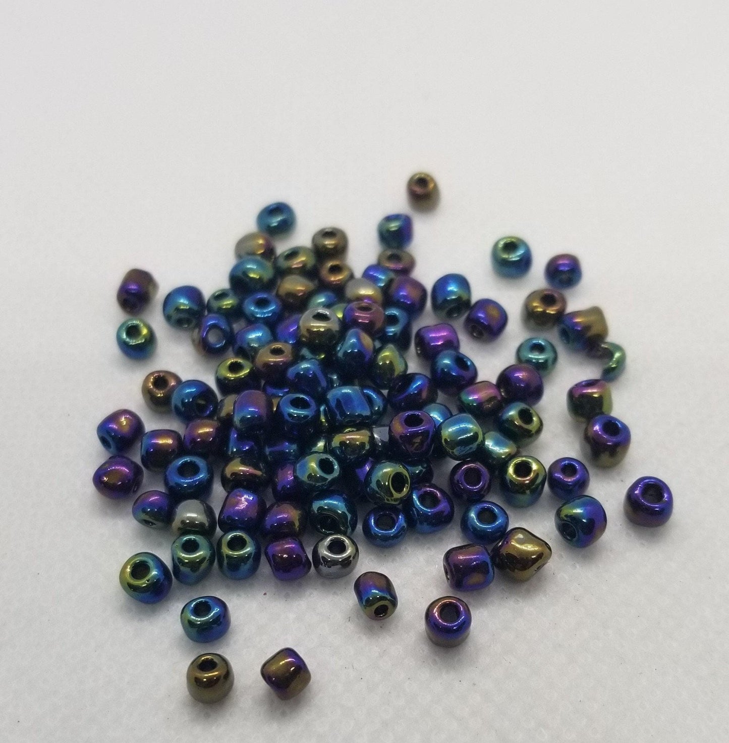 30 grams 6/0 Glass Seed Beads, Iridescent Peacock, Opaque, Iris Round, Colorful, about 4mm diameter, hole 1.5mm
