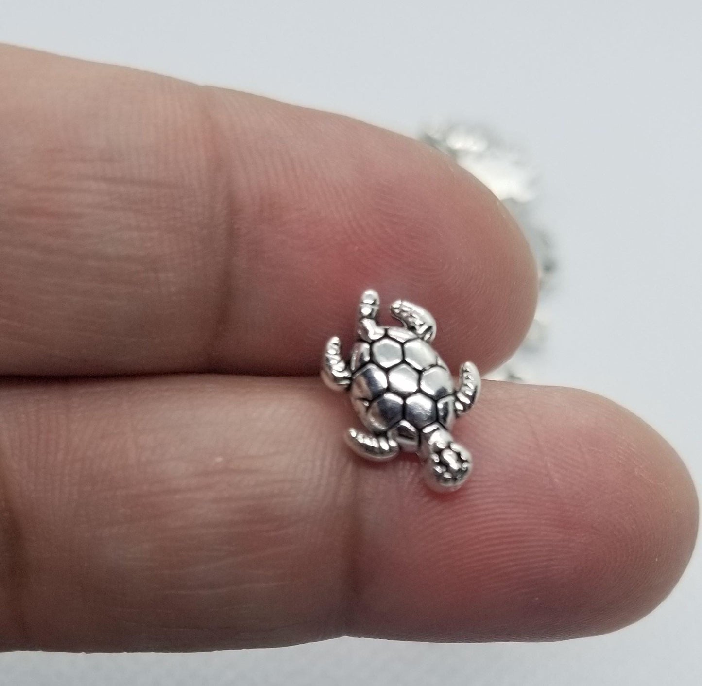 10 pieces Sea Turtle Charm, Tibetan Style Spacer Bead, Tortoise, Turtle, Lead free, Antique Silver, 12x9x4mm, Hole 1mm, Hole is nose to tail