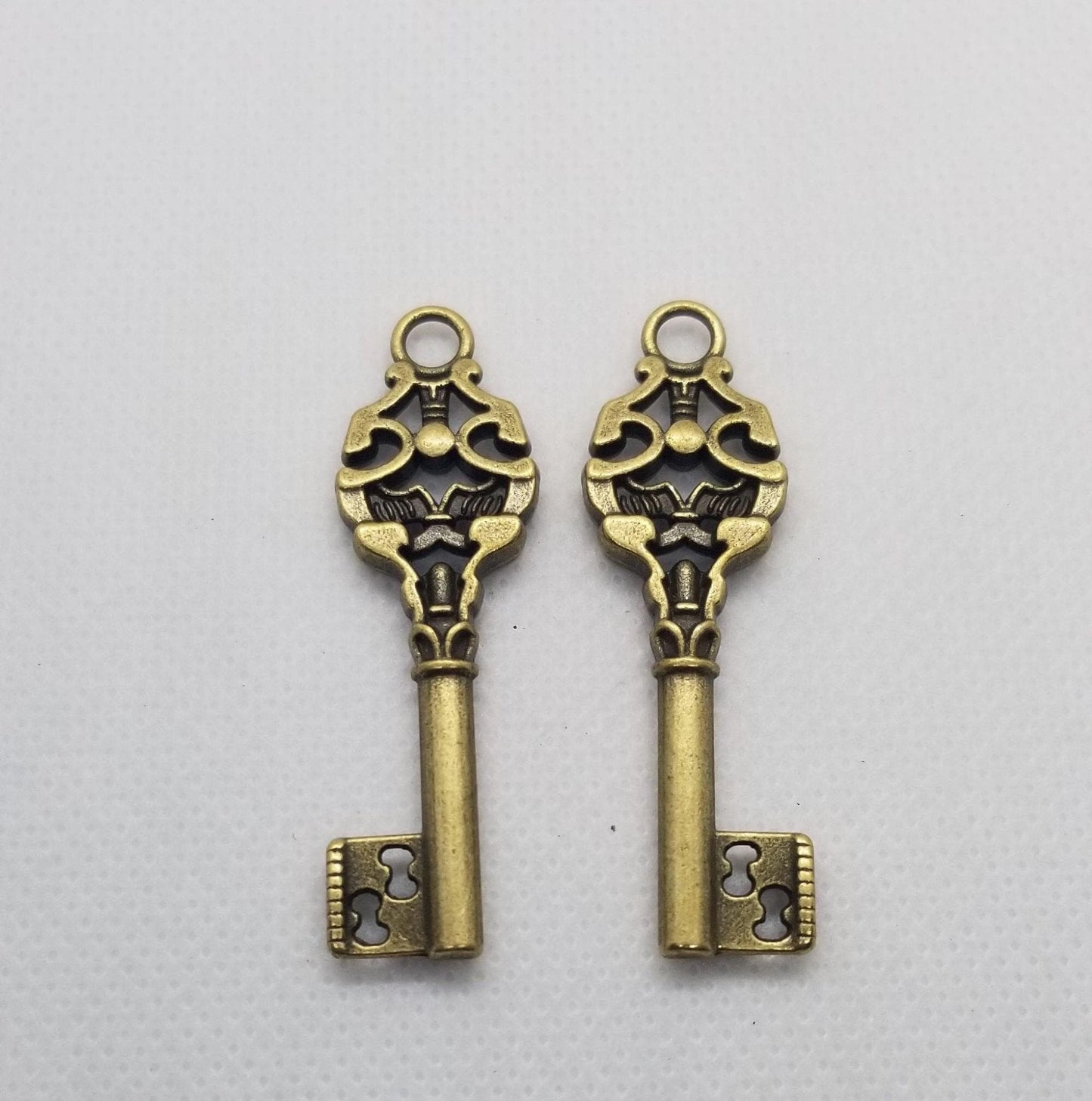 5 pcs Large Skeleton Key Charm or Pendant, Lead, Cadmium, Nickel Free, Antique Bronze, 50x14.5x4.5mm, hole 4mm