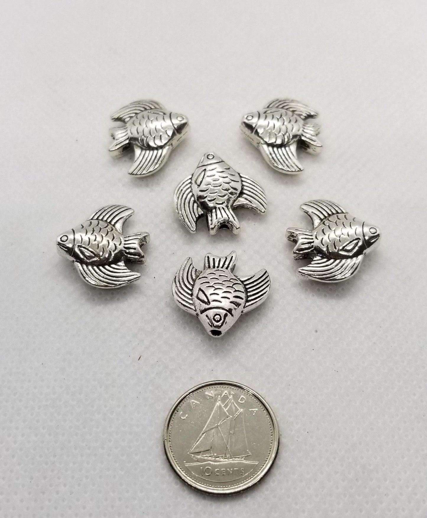 5 pieces Large Goldfish Spacer Bead, Tibetan Style Alloy, Marine Life, Antique Silver, 16x16.5x6mm, Hole 1mm, Hole is nose to tail